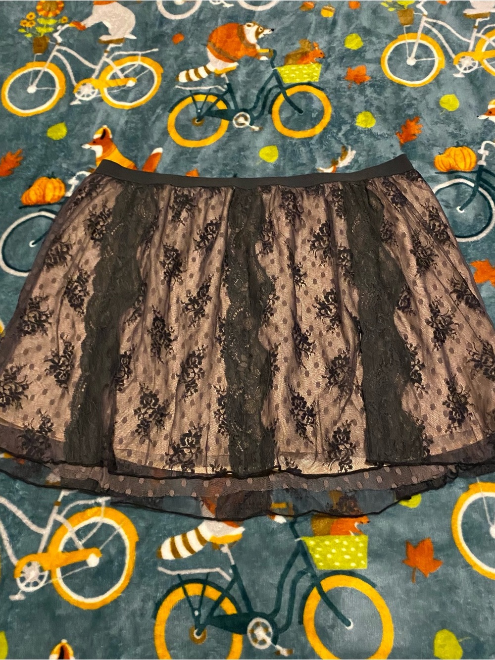 Black Lace Mini Skirt Overlay Nude/Pink Layered Elastic American Eagle Womens XL